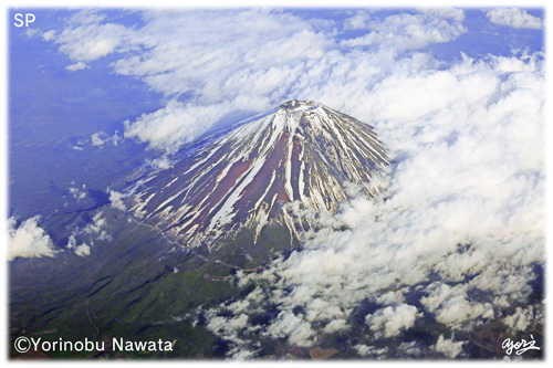 富士山よりも高く（航空写真）／転載厳禁・プロ写真家なわたよりのぶ