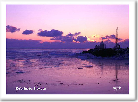 納沙布岬の朝焼けと北方領土水晶島／写真転載厳禁・プロ写真家なわたよりのぶ