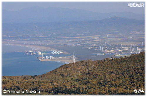 『紅葉ゴンドラ駅舎展望台から石狩湾Ⅱ』写真転載厳禁・プロ写真家なわたよりのぶ
