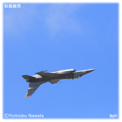 「F-16C 背面飛行」写真・転載厳禁・プロ写真家なわたよりのぶ