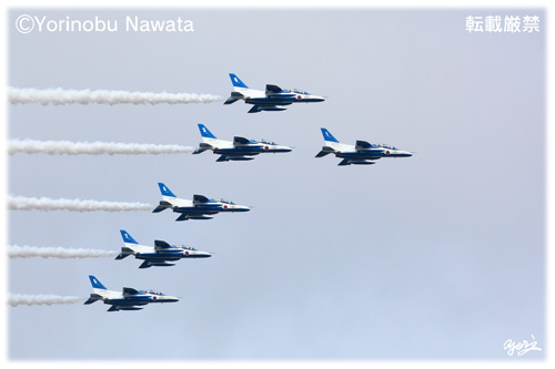 「ブルーインパルス１＋５機編隊飛行」写真・転載厳禁・プロ写真家なわたよりのぶ