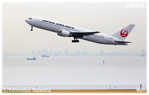 JAL B767-300 羽田離陸／写真転載厳禁・プロ写真家なわたよりのぶ